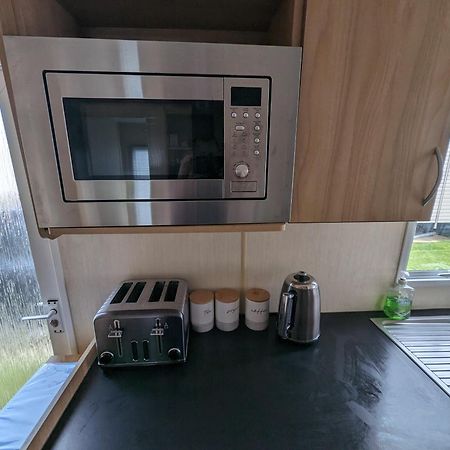 3 Bedroom Caravan, Sleeps 8 Lyons Lido Beach Prestatyn Εξωτερικό φωτογραφία